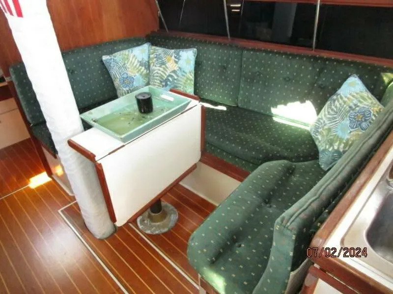 Slide: The Image of 34' Catalina salon starboard seating1 - 4489828