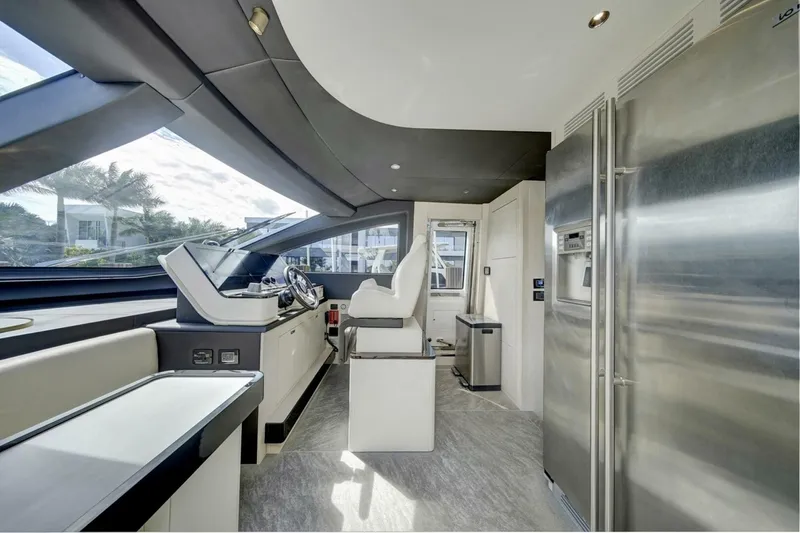 Slide: The Image of Azimut 78 Flybridge 2020 - 5847371