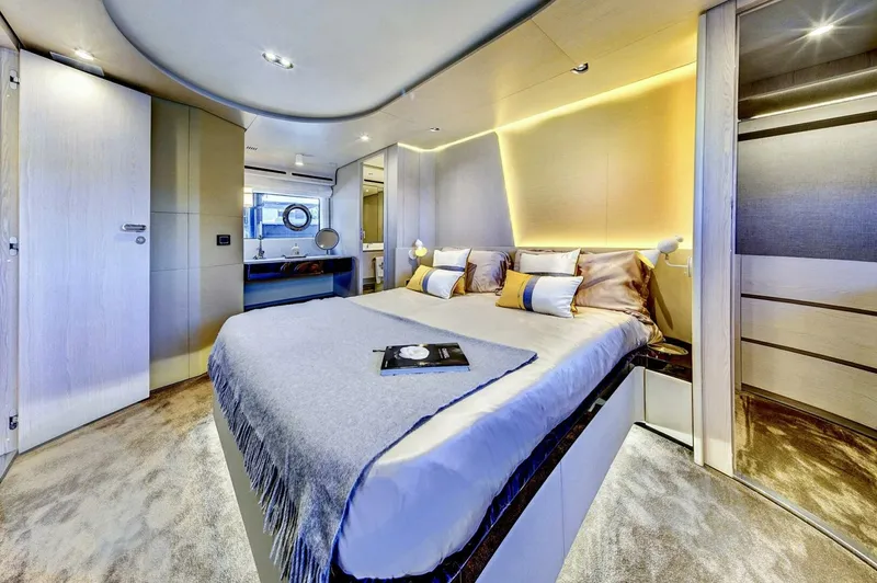 Slide: The Image of Azimut 78 Flybridge 2020 - 5847377