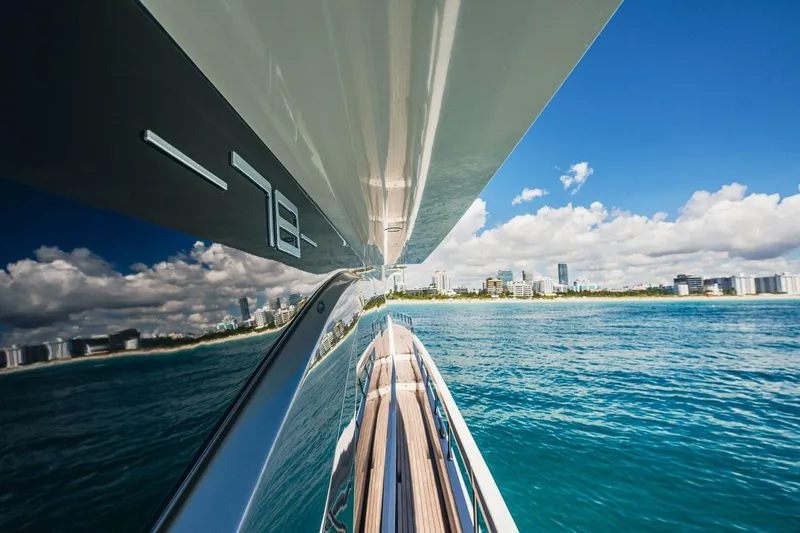 Slide: The Image of Azimut 78 Flybridge 2020 - 5847393