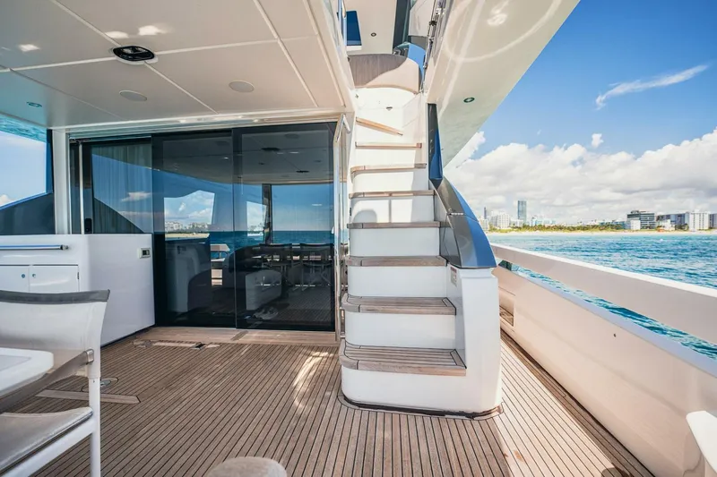Slide: The Image of Azimut 78 Flybridge 2020 - 5847398