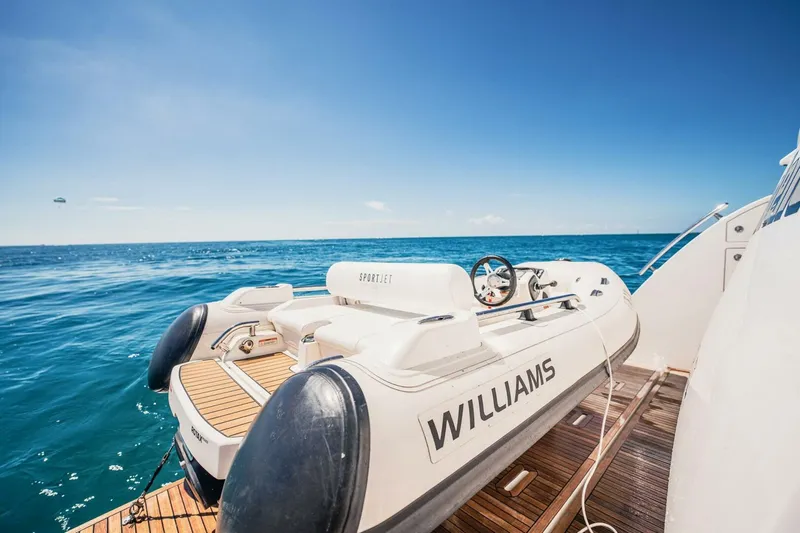 Slide: The Image of Azimut 78 Flybridge 2020 - 5847405