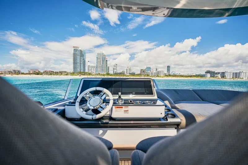 Slide: The Image of Azimut 78 Flybridge 2020 - 5847409