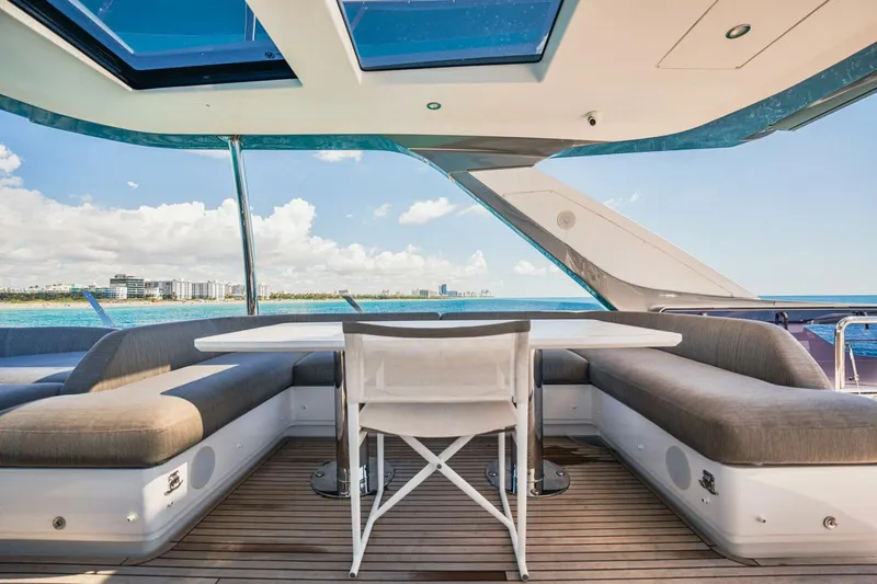 Slide: The Image of Azimut 78 Flybridge 2020 - 5847412
