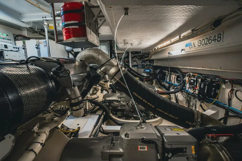 Slide: The Image of Azimut 78 Flybridge 2020 - 5847423