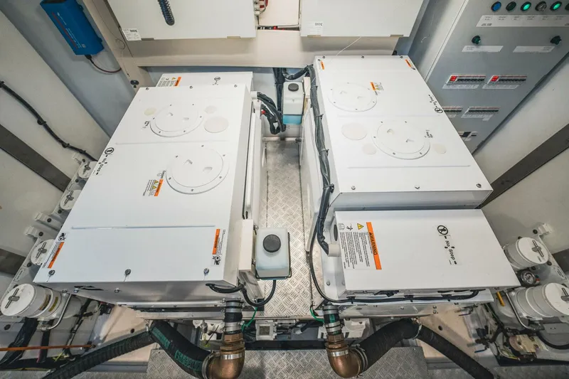 Slide: The Image of Azimut 78 Flybridge 2020 - 5847425