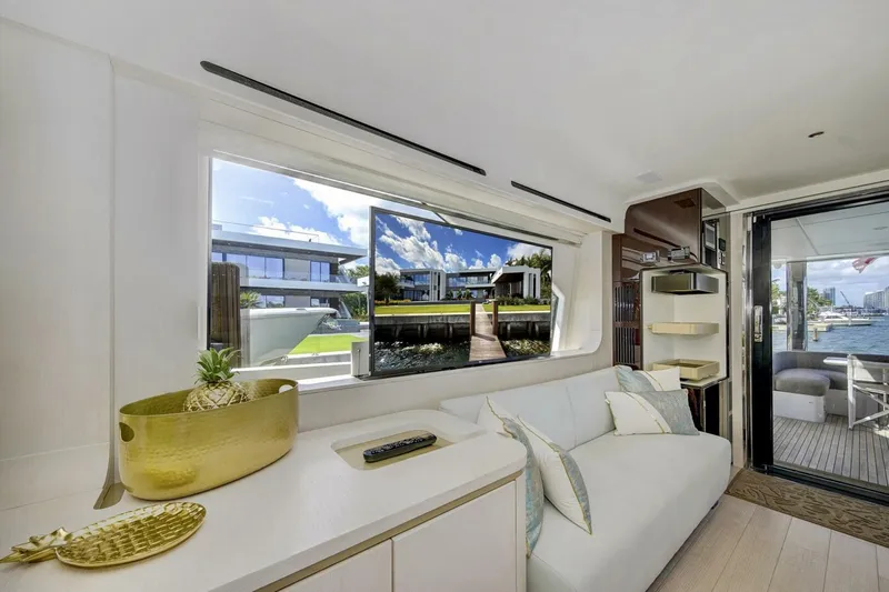 Slide: The Image of Azimut 78 Flybridge 2020 - 5847361