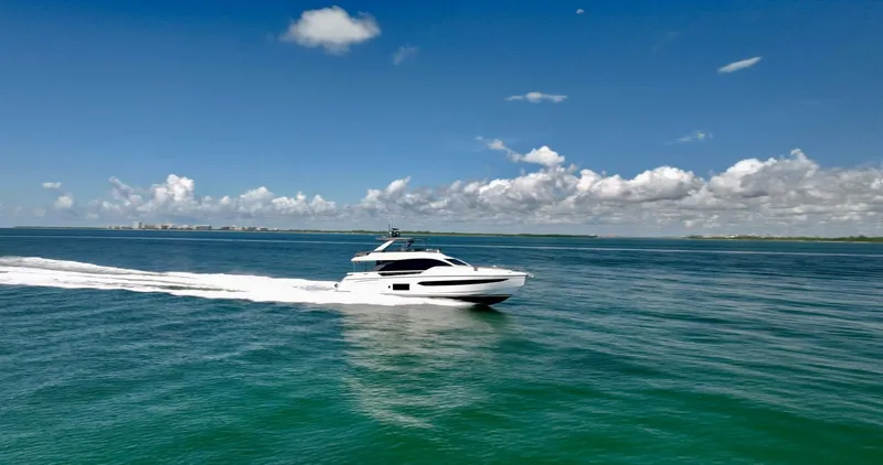 Slide: The Image of Azimut 78 Flybridge 2020 - 5847434