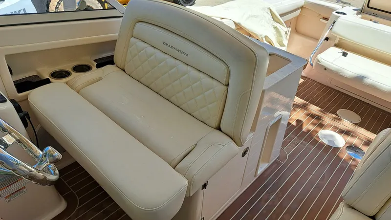 Slide: The Image of Grady-White Freedom 285 2018 - 4492667