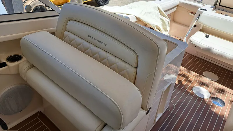 Slide: The Image of Grady-White Freedom 285 2018 - 4492670