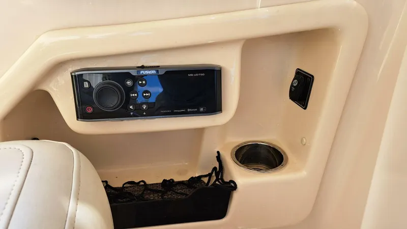 Slide: The Image of Grady-White Freedom 285 2018 - 4492678