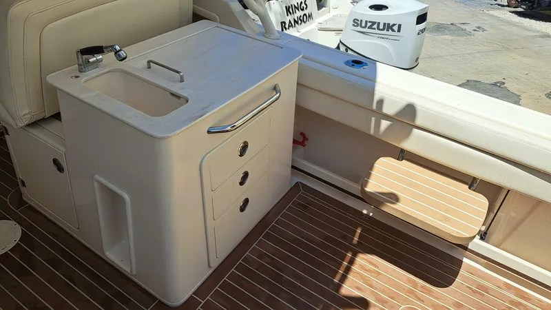 Slide: The Image of Grady-White Freedom 285 2018 - 4492681