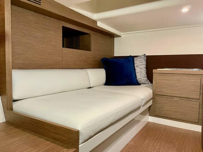 Slide: The Image of Solaris SP 44 2023 - 4492689