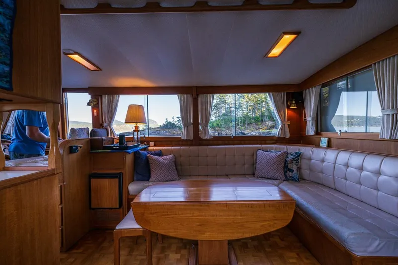 Slide: The Image of Grand Banks Aft Cabin 42 Classic 1995 - 4492849