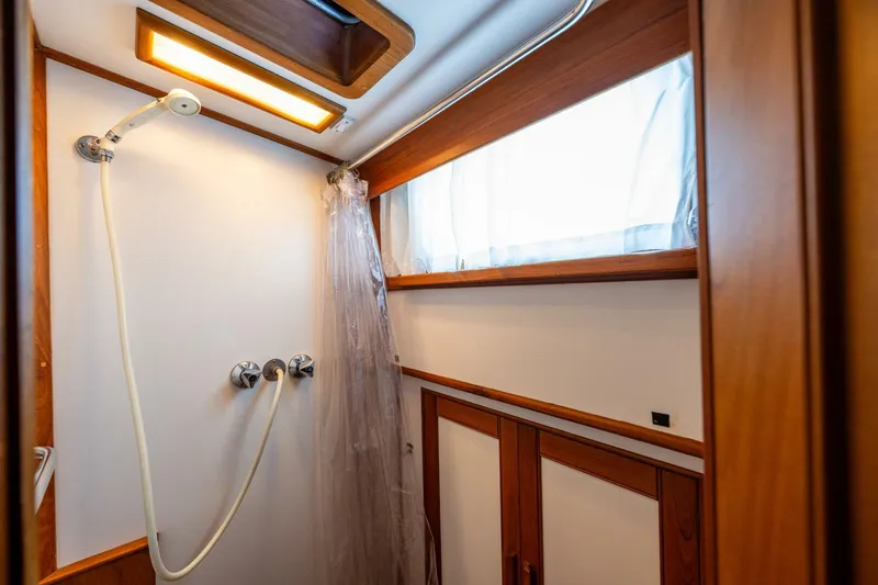 Slide: The Image of Grand Banks Aft Cabin 42 Classic 1995 - 4492847
