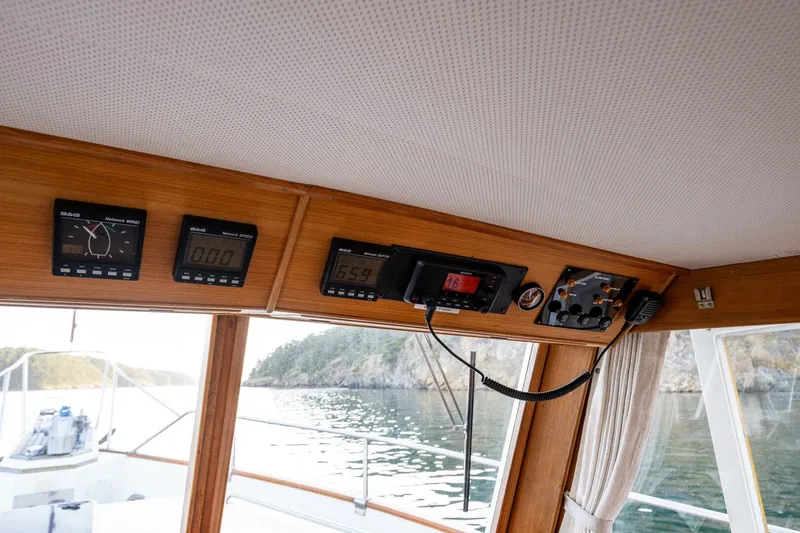 Slide: The Image of Grand Banks Aft Cabin 42 Classic 1995 - 4492897