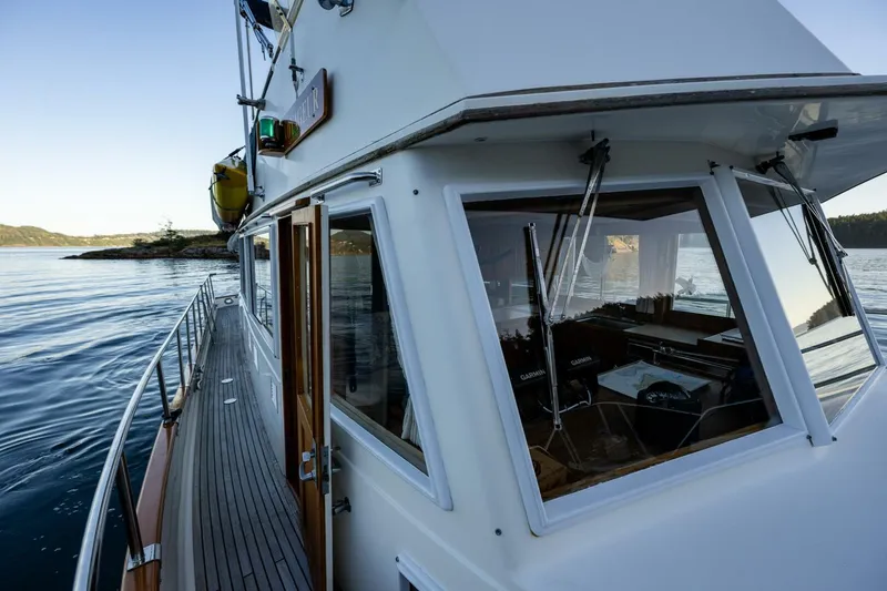 Slide: The Image of Grand Banks Aft Cabin 42 Classic 1995 - 4492888