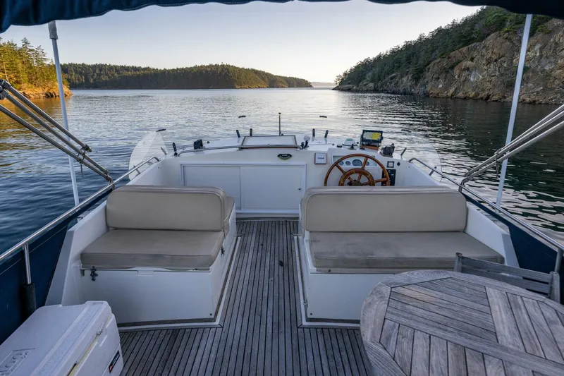 Slide: The Image of Grand Banks Aft Cabin 42 Classic 1995 - 4492892