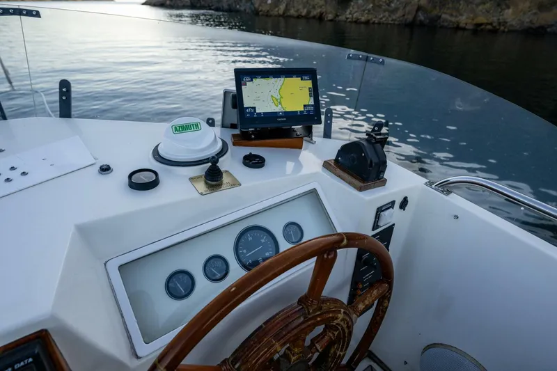 Slide: The Image of Grand Banks Aft Cabin 42 Classic 1995 - 4492894