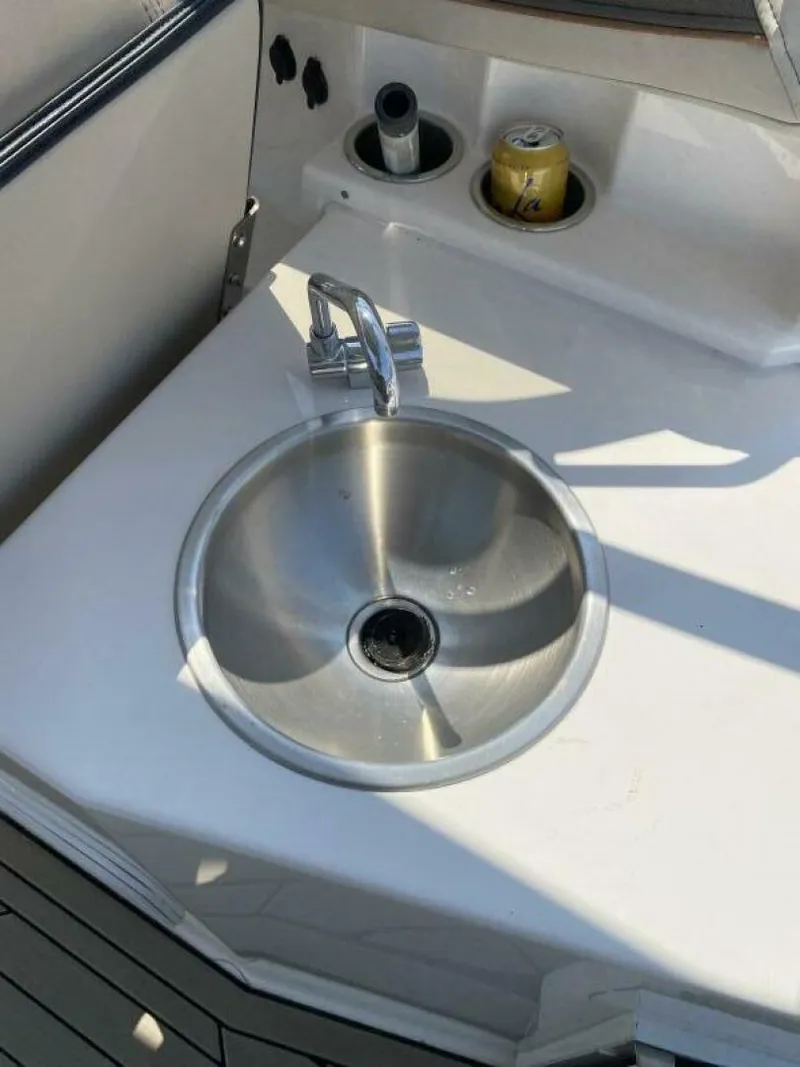 Slide: The Image of Sink 26 Gal capacity tank for water - 4493681