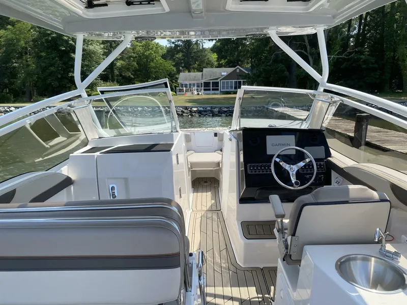 Slide: The Image of Cutwater DC 24 Roomy, Spacious, Open - 4493691