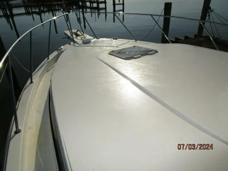 Slide: The Image of 33' Wellcraft foredeck2 - 4494728