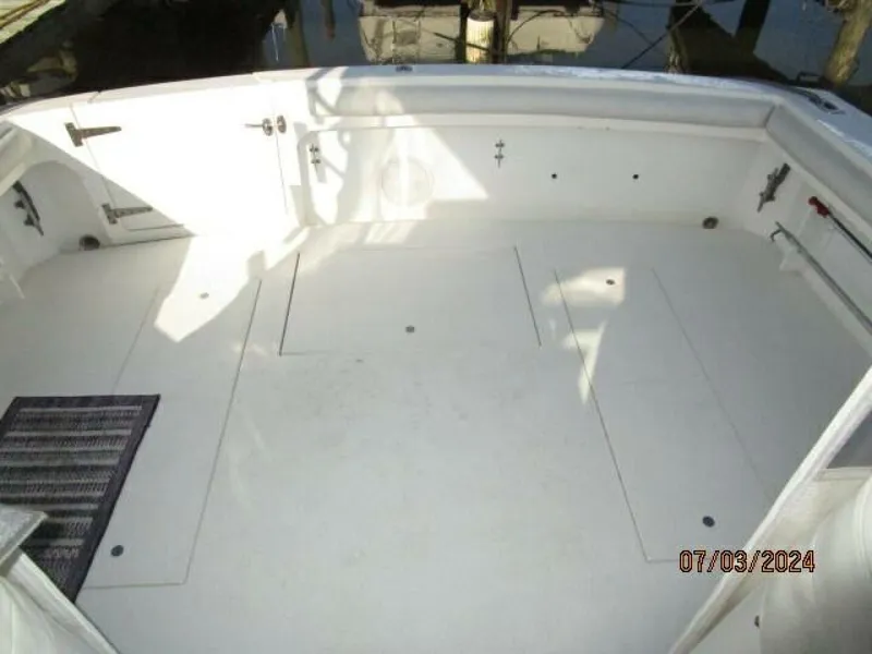 Slide: The Image of 33' Wellcraft cockpit - 4494713