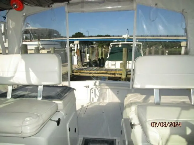 Slide: The Image of 33' Wellcraft helm aft - 4494740