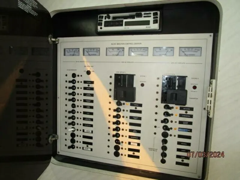 Slide: The Image of 33' Wellcraft electrical panel1 - 4494723