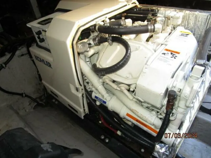 Slide: The Image of 33' Wellcraft generator - 4494734