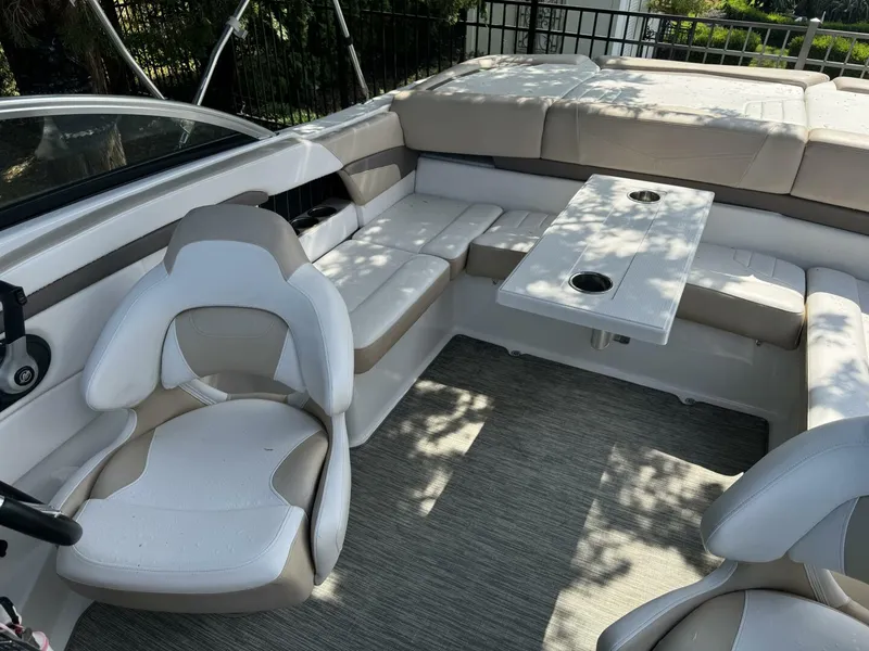 Slide: The Image of Four Winns H230 2019 - 4495030