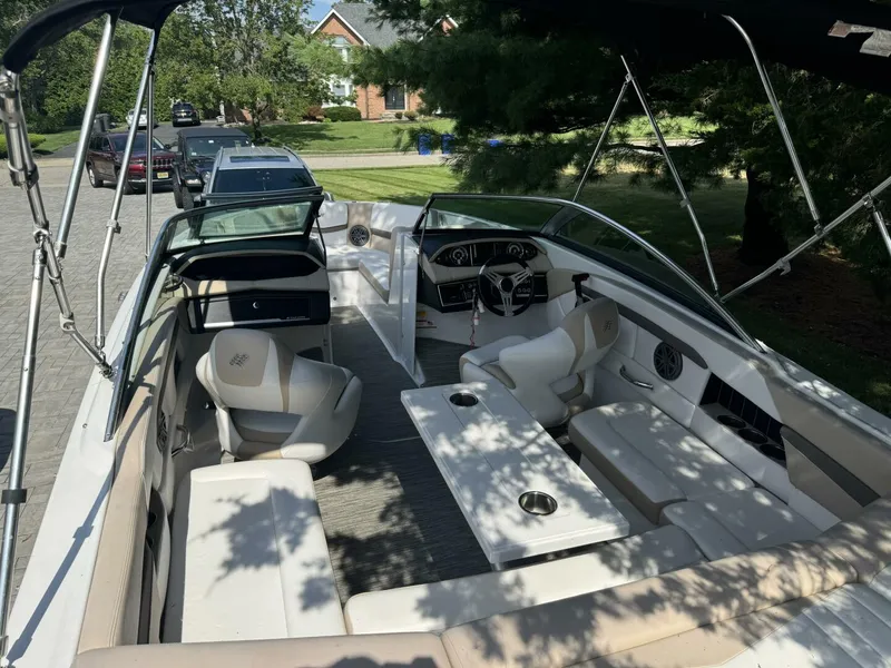 Slide: The Image of Four Winns H230 2019 - 4495009