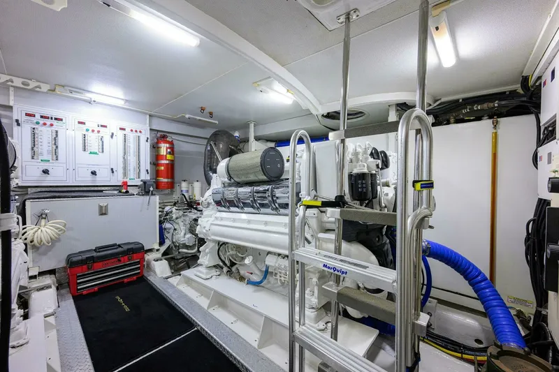 Slide: The Image of Marquis 65 Motor Yacht 2005 - 7651263