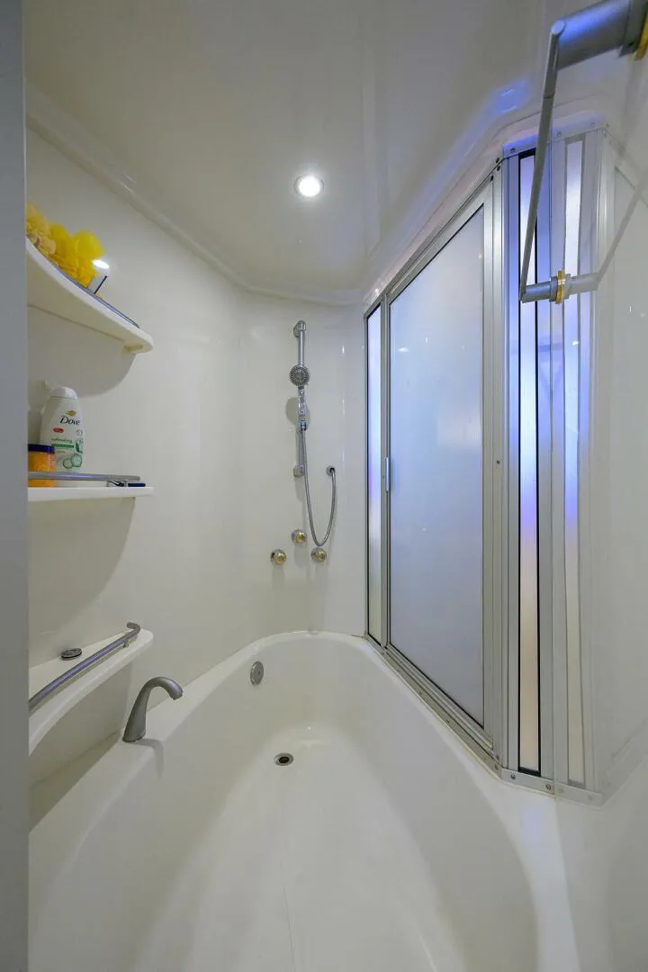 Slide: The Image of Marquis MY 2005 - 4546680