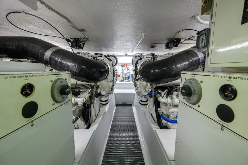 Slide: The Image of Hatteras Convertible 2001 - 4501854