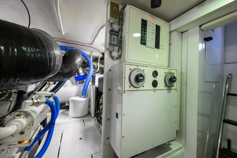 Slide: The Image of Hatteras Convertible 2001 - 4501877