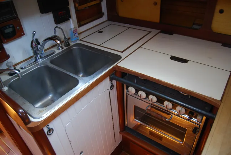 Slide: The Image of Cherubini 44 Ketch 1983 - 4503877