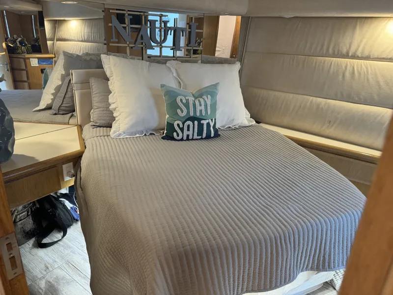 Slide: The Image of Hatteras 54 Yacht 1994 - 7465580