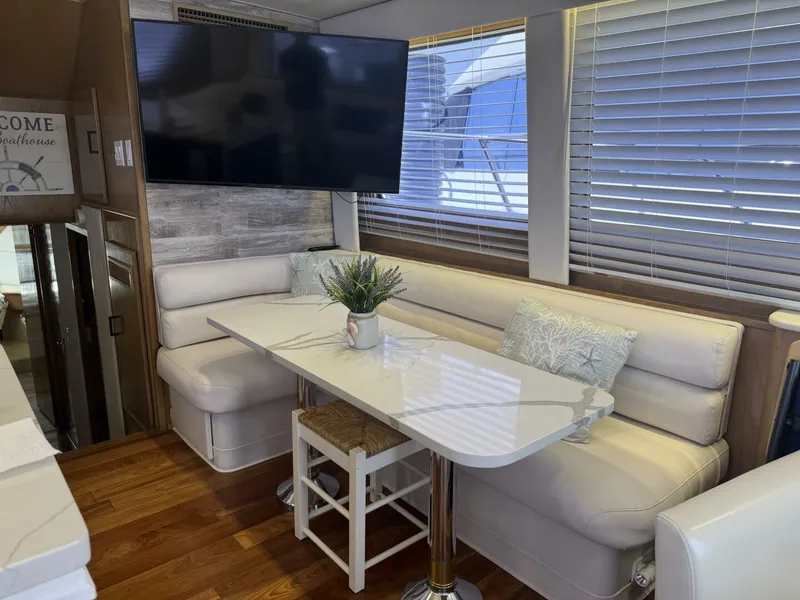 Slide: The Image of Hatteras 54 Yacht 1994 - 4504158