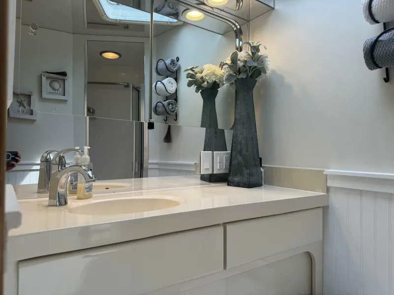 Slide: The Image of Hatteras 54 Yacht 1994 - 4504111