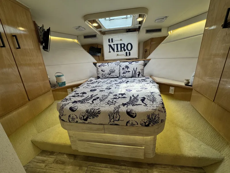 Slide: The Image of Hatteras 54 Yacht 1994 - 7465575