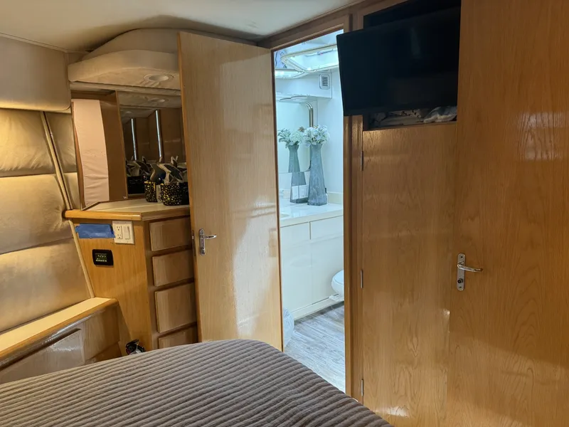 Slide: The Image of Hatteras 54 Yacht 1994 - 7465579