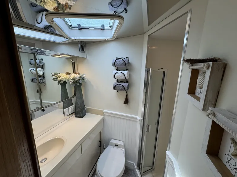 Slide: The Image of Hatteras 54 Yacht 1994 - 7465578
