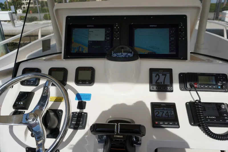 Slide: The Image of 2008 Intrepid 323 - 4506188