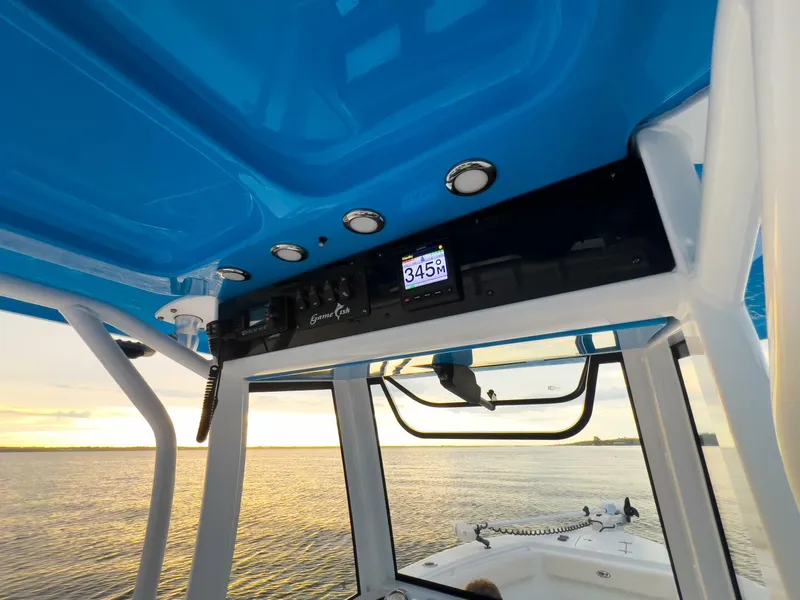 Slide: The Image of Sea Hunt 25 Gamefish - Overhead Electronics 2020 Sea Hunt 25 Gamefish - 4506855