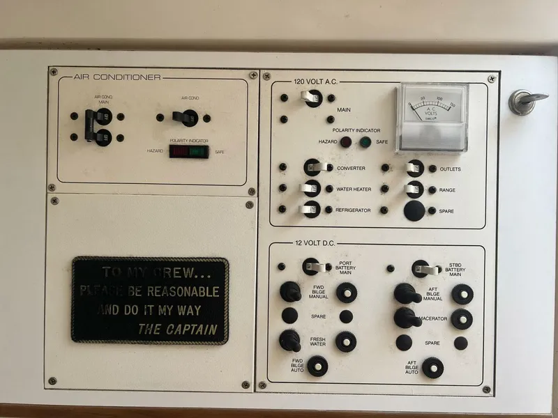 Slide: The Image of Silverton 310 Express 1996 - 4509623