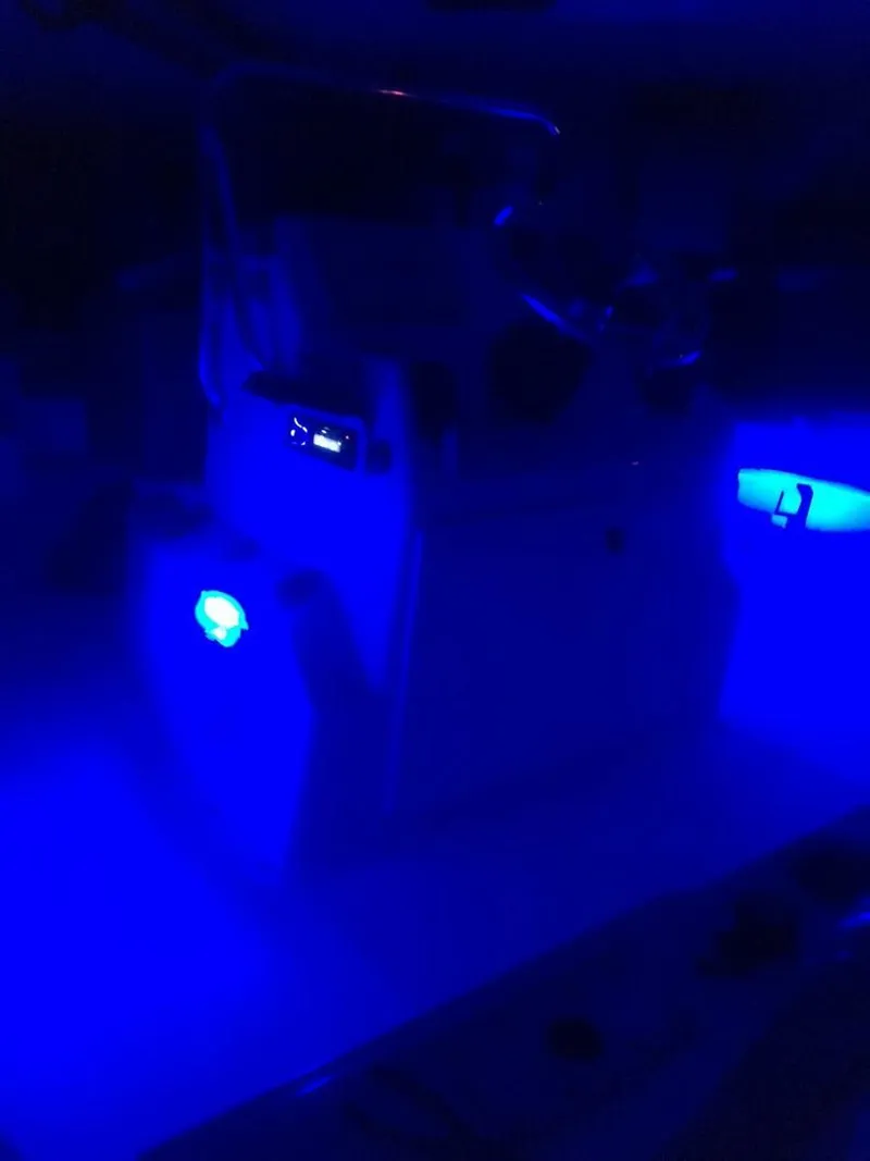 Slide: The Image of Sailfish 1900 BB Bay Boat 2009 - 4510040