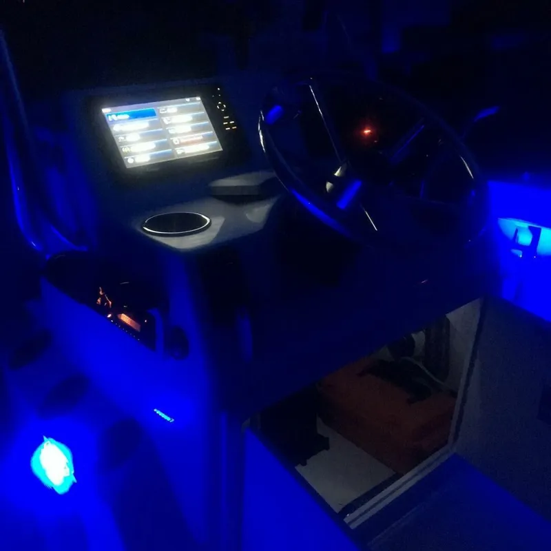 Slide: The Image of Sailfish 1900 BB Bay Boat 2009 - 4510041