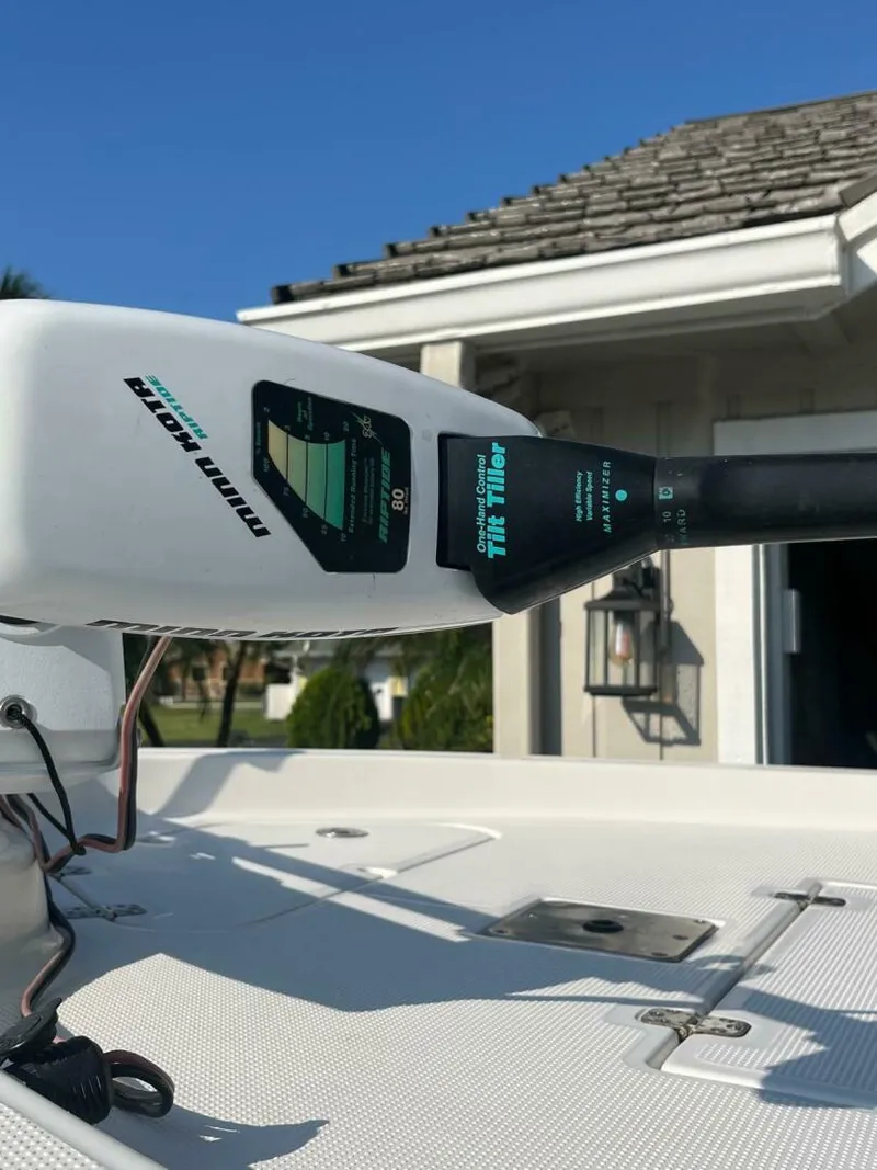 Slide: The Image of Sailfish 1900 BB Bay Boat 2009 - 4510037