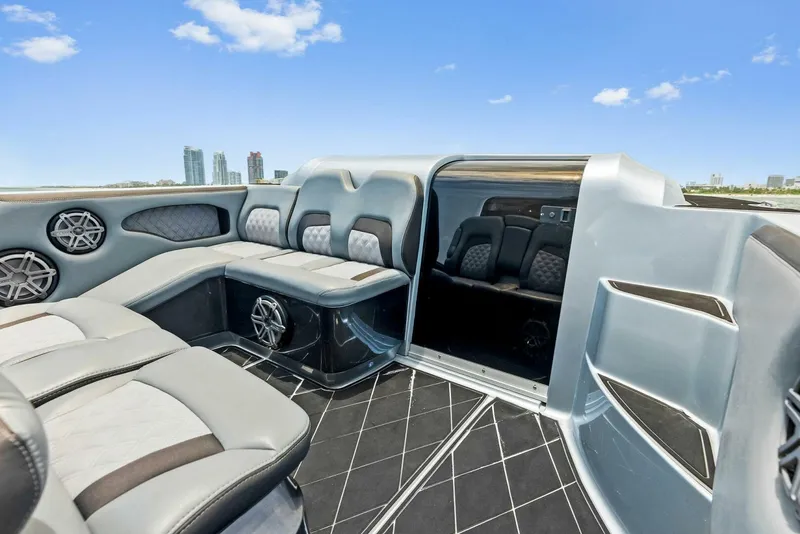 Slide: The Image of Deep Impact 399 Cabin 2018 - 4511084